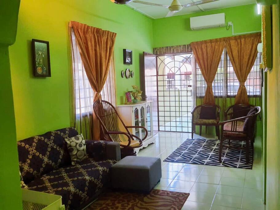 Syukur Homestay Ипох Екстериор снимка